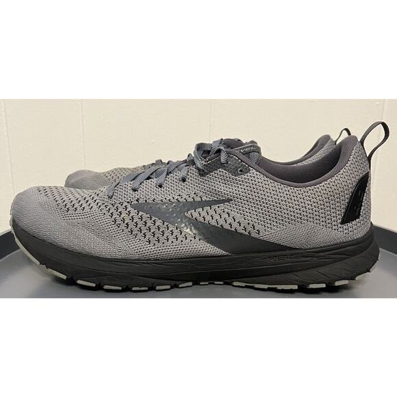 Men’s Size 11.5 - Brooks Revel 4 Grey Black /Pearl Sneaker/ Running Shoe main image 7